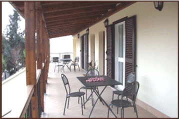 Italia Privát Roma, Esterno